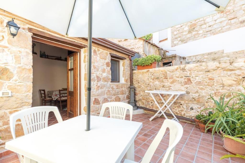 Domm'E Antoni Apartamento Baunei Exterior foto